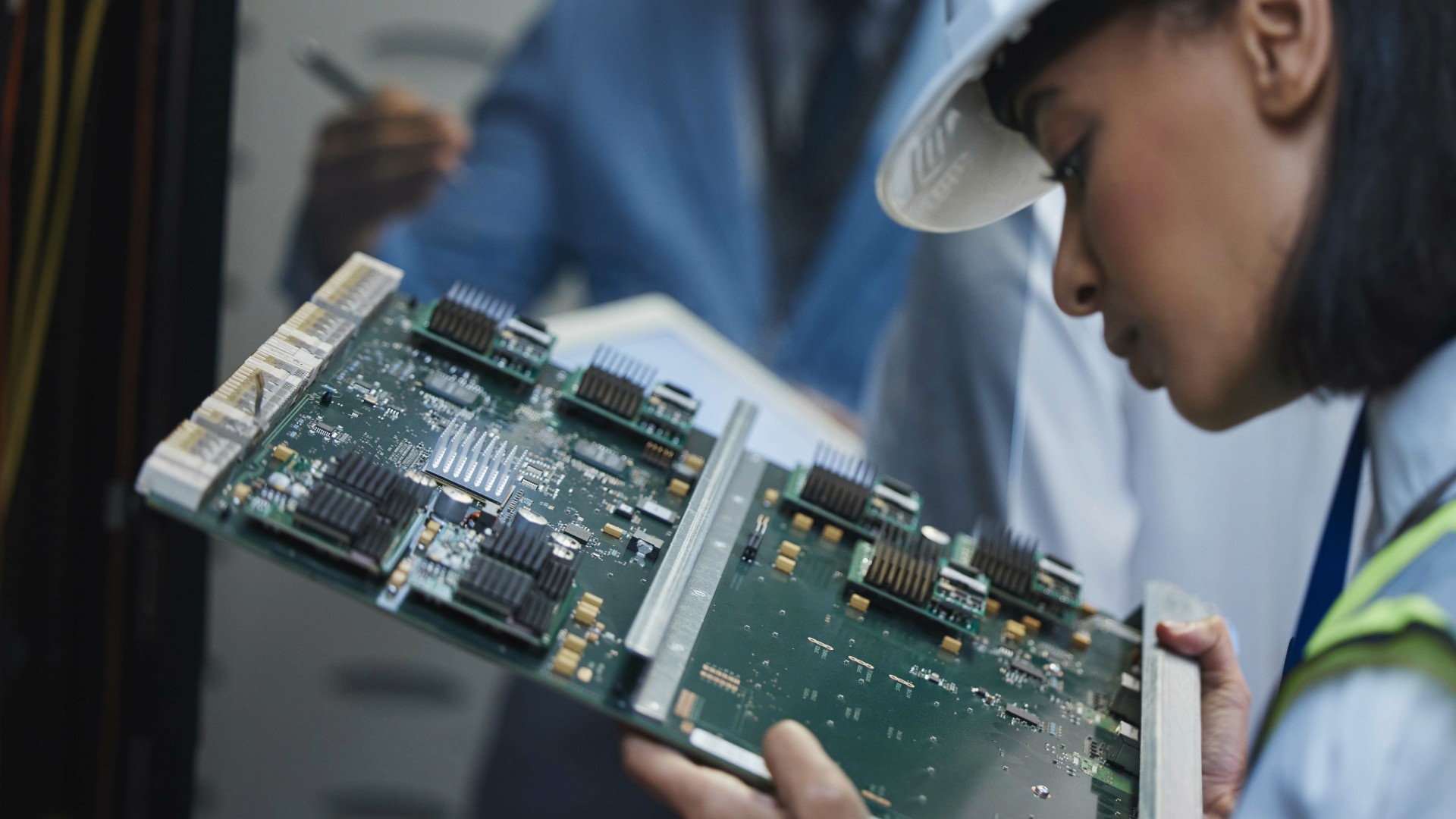 Why Electronic Manufacturing Services Jobs Are in High Demand